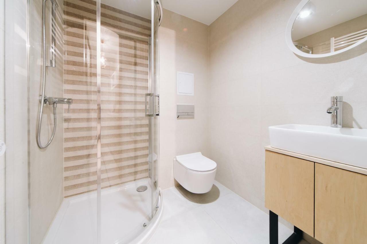 M6 Main Square Stylish One Bedroom Krakow Bagian luar foto